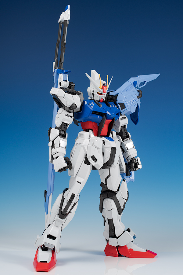 PG ストライクガンダム 完成品 1/60 - プラモデル