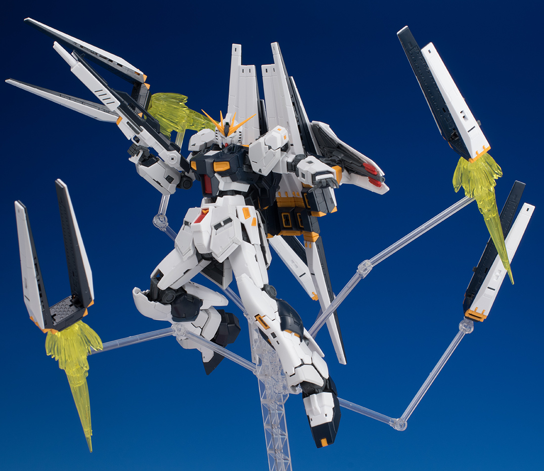 RG νガンダム ダブルフィンファンネル拡張ユニット サザビー Hi-νガンダム-