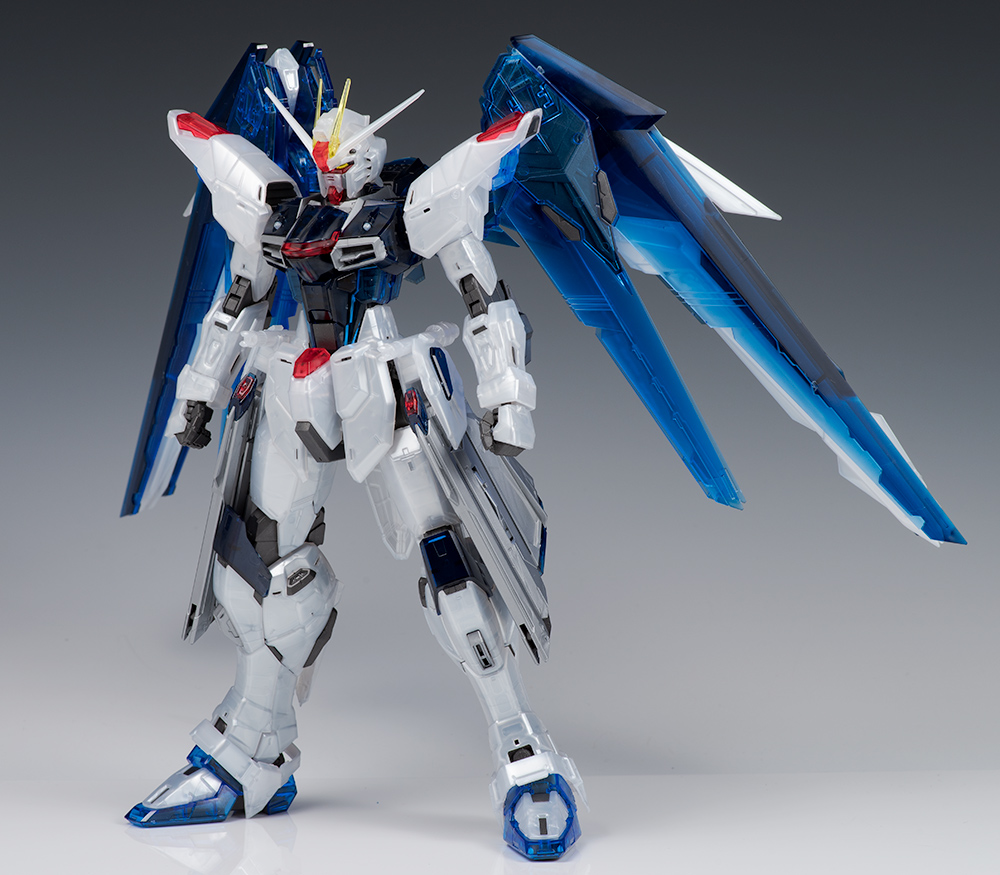 MG 1/100 ガンダムベース限定 フリーダムガンダム Ver.2.0 [クリア