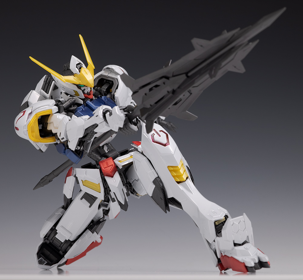 ＭＧ 1 100 ガンダムバルバトス チタニウムフィニッシュ 日本メーカー 