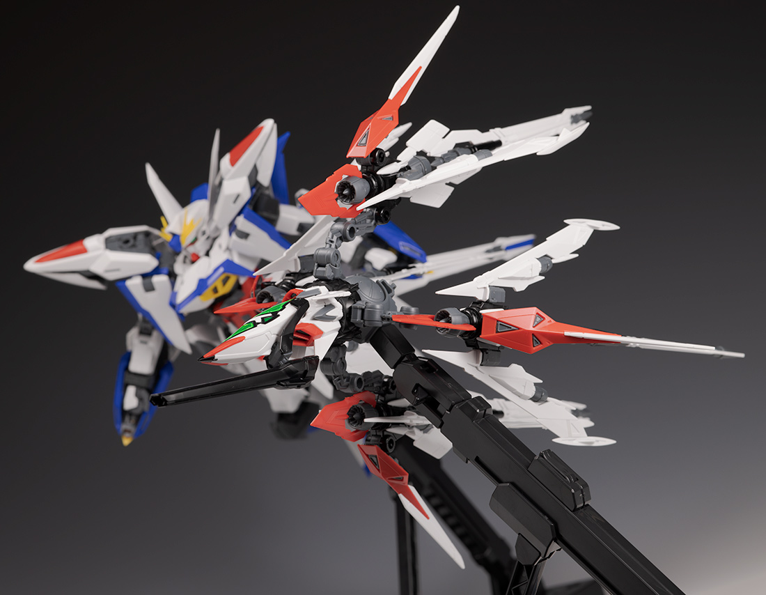 バンダイ MG エクリプスガンダム＋マニューバストライカーパック ...