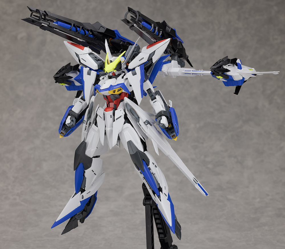 ガンプラ完成品 MGエクリプスガンダム+ライジンストライカーパック 