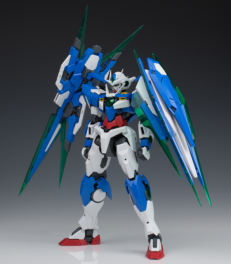 日本未発売】 MG 1／100 ダブルオークアンタフルセイバー 機動戦士